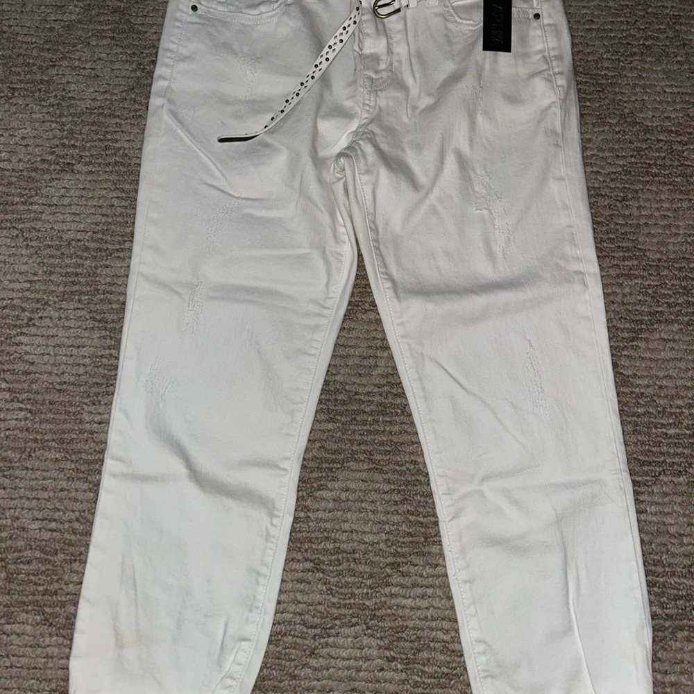Apt. 9 White Straight Capri Jeans